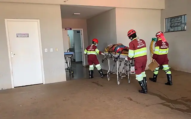 Acidente entre carreta e caminhonete termina em morte na 163