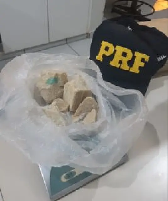 Homem é preso com crack na cueca pela PRF