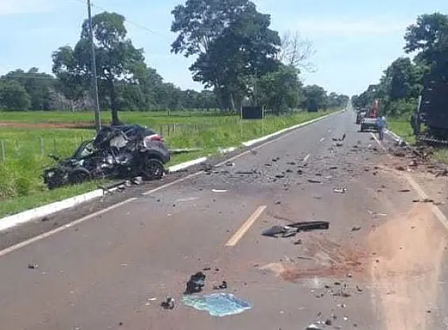 Carro de médico teria invadido pista contrária em acidente na BR-060