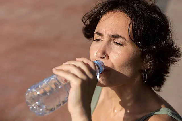Nutricionista explica sintomas da ressaca e como evitá-la no Carnaval