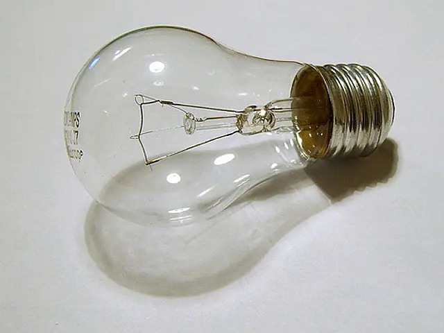 Brasil começa a tirar lâmpadas incandescentes do mercado
