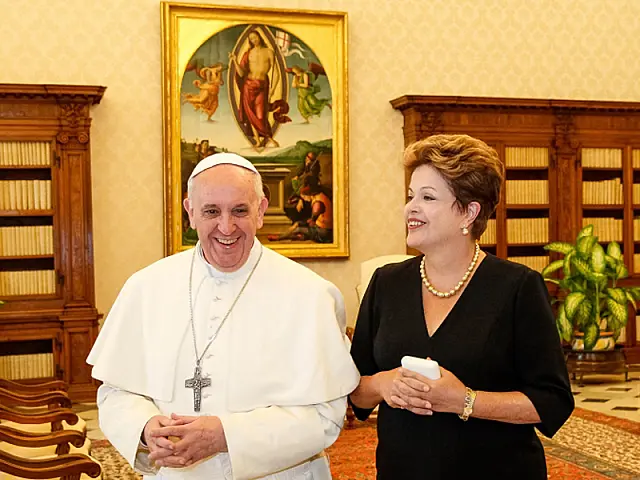 Papa diz a Dilma que combate às drogas depende de empenho conjunto e reforço de valores para a juventude