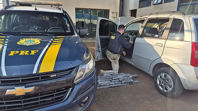PRF apreende 40 kg de maconha em Ivinhema