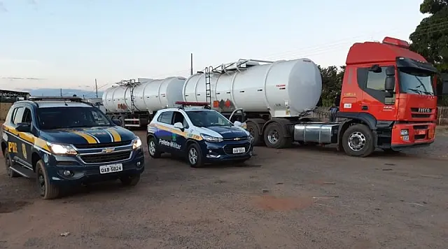 Motorista vítima de sequestro pula de veículo e é salvo pela PRF