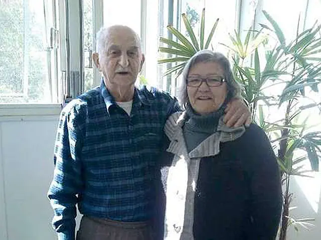 Casal morre de mãos dadas após 65 anos de casamento