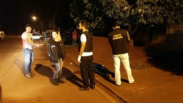 Jovem é assassinado com três tiros após emboscada durante a madrugada