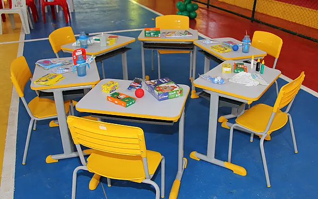 Prefeito entrega equipamentos para escolas da Rede Municipal nesta terça-feira