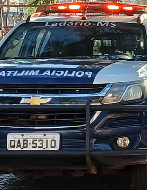 Moradores detêm homem após invasão de residência em Ladário