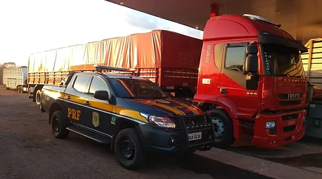 PRF recupera caminhão em Anastácio e descobre que motorista foi feito refém