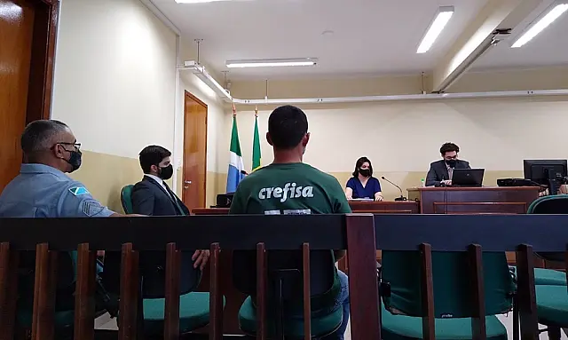 Homem que golpeou mulher até quebrar a faca é condenado a 10 anos de prisão