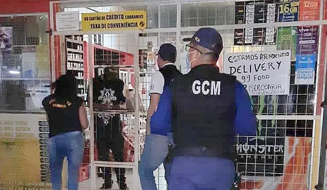 Operação fiscaliza 255 estabelecimentos e flagra 96 pessoas nas ruas em Campo Grande