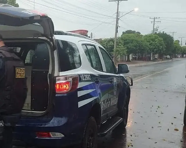 Após "invadir" festa particular, jovem acaba preso por porte de arma