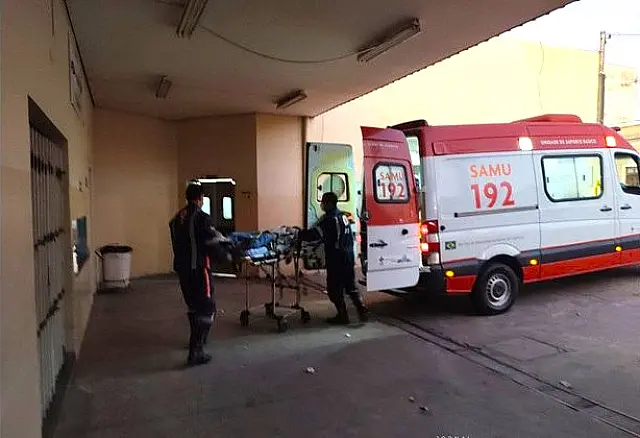Criança de 6 anos é socorrida em estado grave após ser atropelada por moto