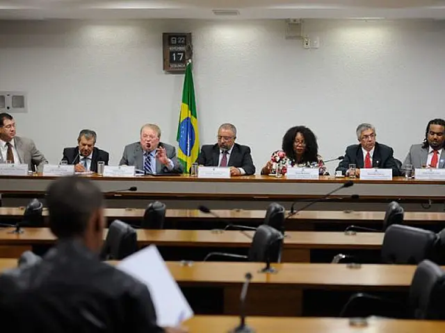 Governo discute com CBF e clubes campanha de combate ao racismo