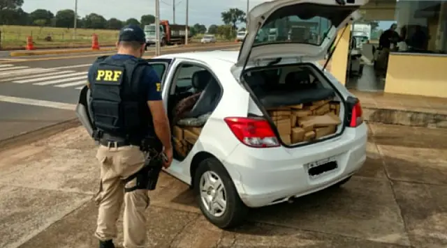 PRF apreende quase meia tonelada de maconha em veículo locado