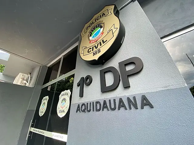 Mulher é presa por maus-tratos a filhote de cachorro em Aquidauana