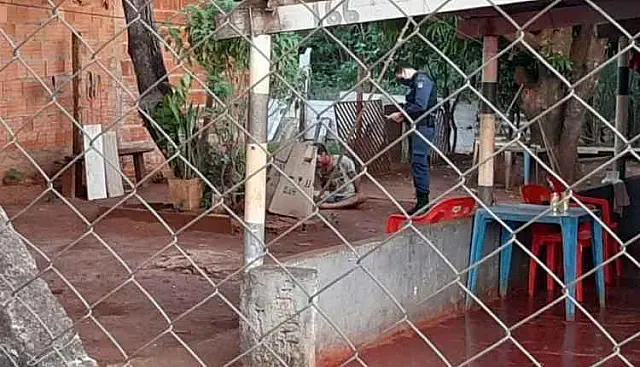 Homem mata a mãe com golpes de facão