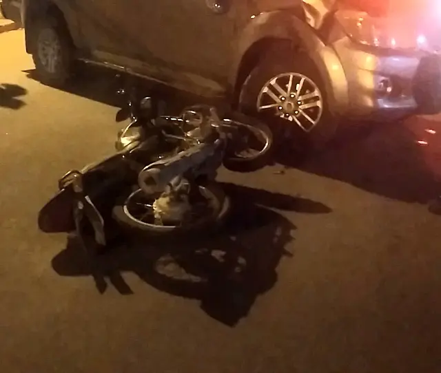 Motociclista fica ferido em colisão com caminhonete em Corumbá