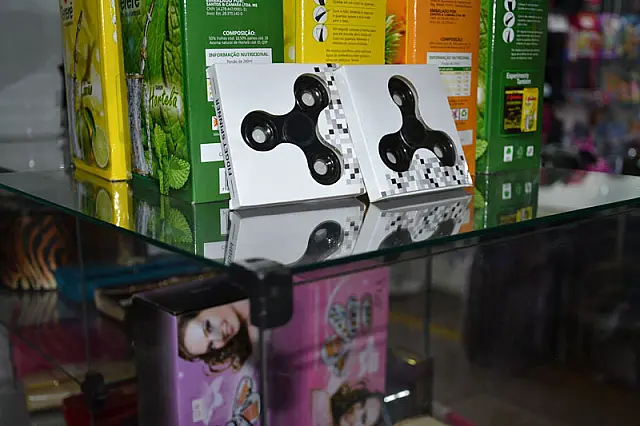 “Fidget Spinner” vira febre entre as crianças de Aquidauana