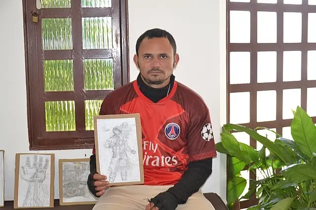 Desenhista autodidata sonha em transformar sua arte em fonte de renda