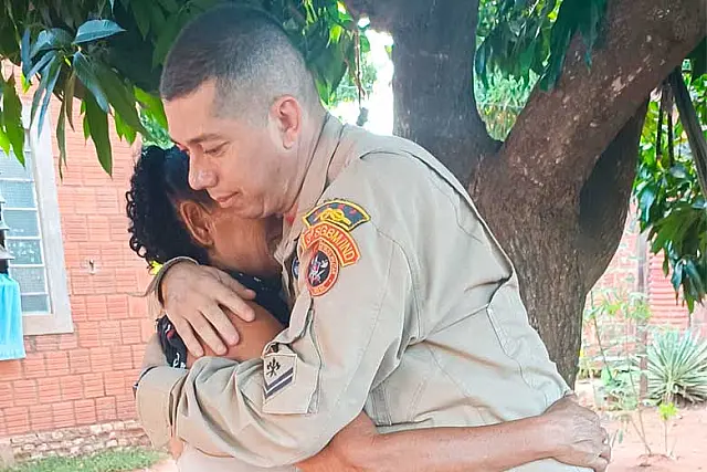 Bombeiro militar reencontra mulher que tentou suicídio em Ponte