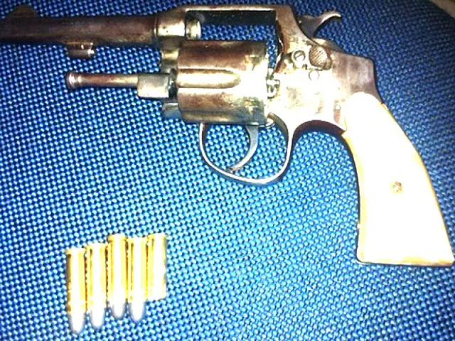 PM de Anastácio prende jovem com arma de fogo