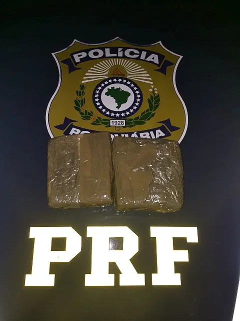 Mulher é presa com crack no corpo dentro de van em Anastácio