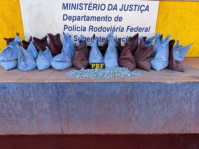 PRF apreende 625 kg de antimônio em fiscalização em Corumbá