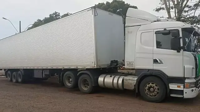 PRF recupera caminhão que seria levado para fronteira