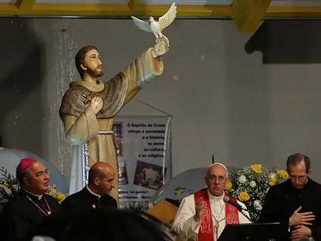 Papa condena liberalização das drogas e diz que enfrentar o tráfico exige um desafio da sociedade