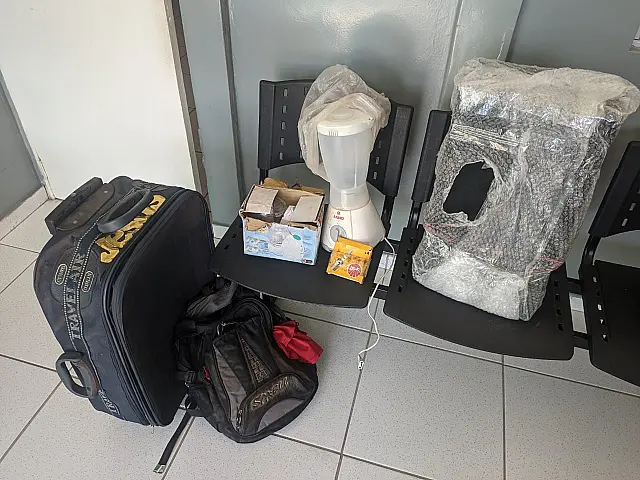 Mulher encontra objetos pelo quintal e aciona polícia em Ladário