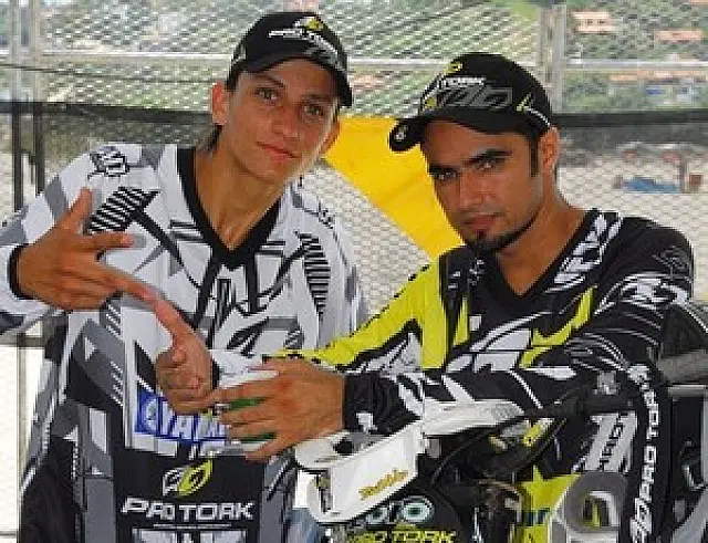 Após acidente, piloto brasileiro de motocross sofre traumatismo craniano