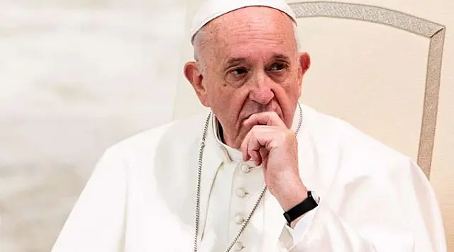 Papa Francisco pede a estudantes que deixem o vício do celular