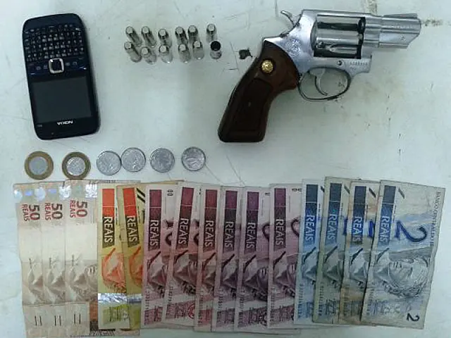Dupla armada em moto é detida pela PM de Aquidauana