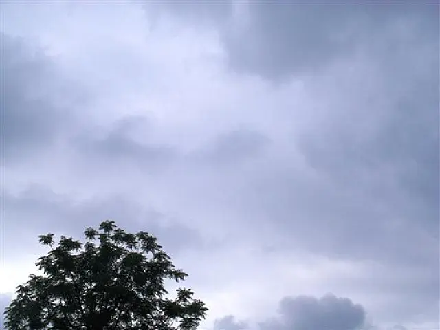 Sexta-feira segue nublada com pancadas de chuva e trovoadas isoladas em Aquidauana e Anastácio