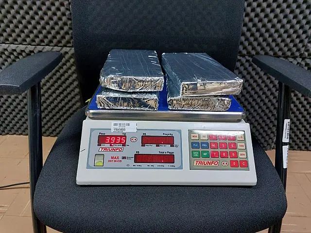 PF prende mulher por tráfico de drogas no aeroporto de Campo Grande
