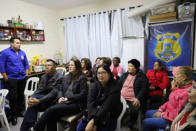 Polícia Científica de MS orienta idosos sobre golpes digitais e segurança na internet