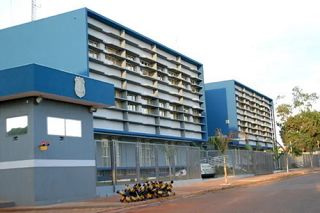 PMs são presos após cobrança de propina para liberar carga de cigarros