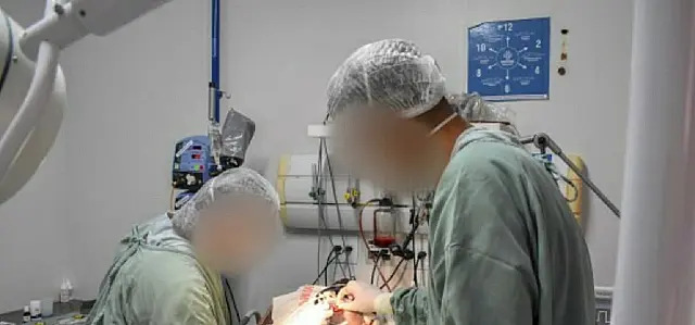 Polícia prende mãe e padrasto após bebê chegar com sinais de tortura em hospital
