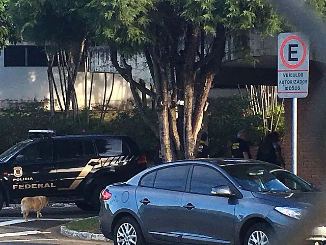 Polícia Federal faz operação em combate ao contrabando de cigarros em 4 estados