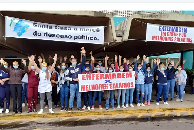 Enfermeiros da Santa Casa entram no segundo dia de greve