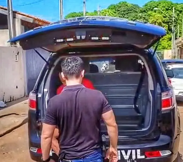 Homem é preso após agredir a mulher com cabo de vassoura em MS