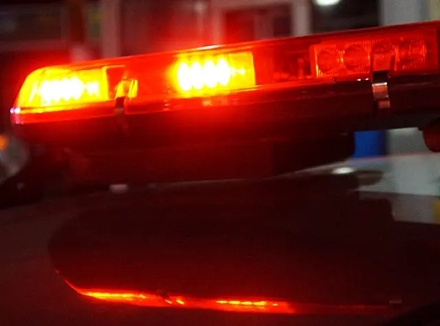 Embriagado, homem chega em casa e atira contra a mulher