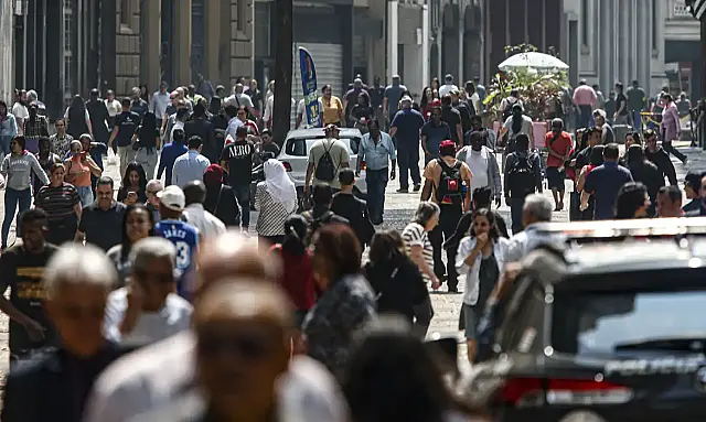 Governo reserva 8% das vagas em contratos públicos para mulheres vítimas de violência