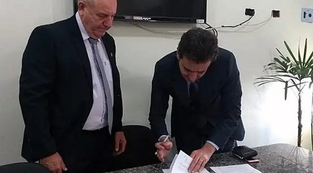 Agepen e Anoreg firmam convênio para oferecimento de documentação a privados de liberdade em MS