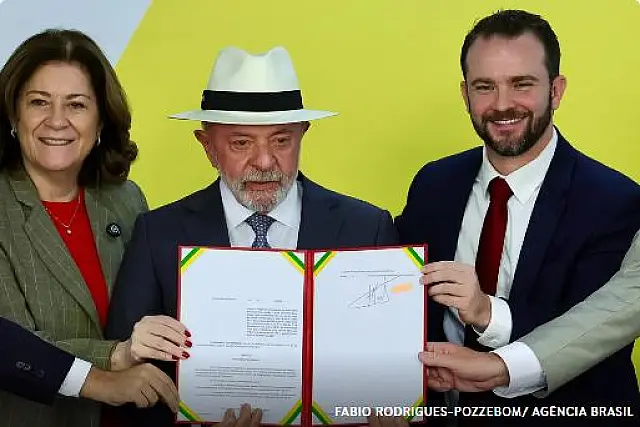 Lula anuncia novo Desenrola para quem ganha até R$ 8,1 mil