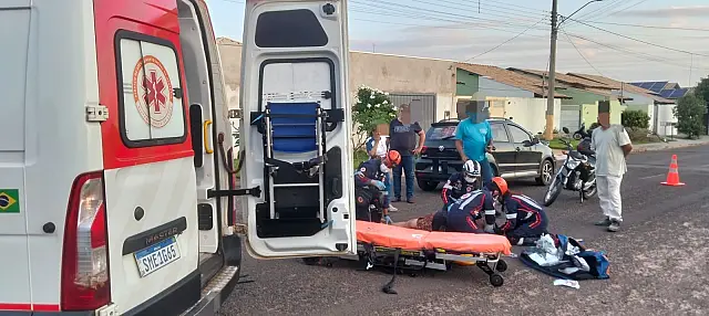 Colisão entre bicicleta elétrica e carro deixa mulher ferida em Aquidauana