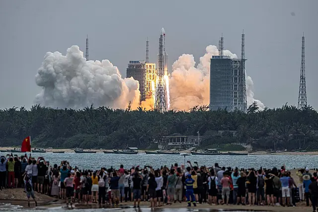 Destroços de foguete da China caem no Oceano Índico e Nasa critica: 'não cumpre padrões responsáveis