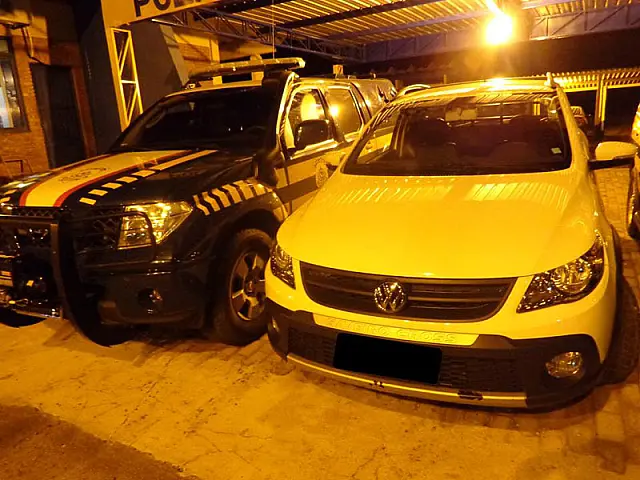 Veículo furtado é recuperado pela polícia na BR-163
