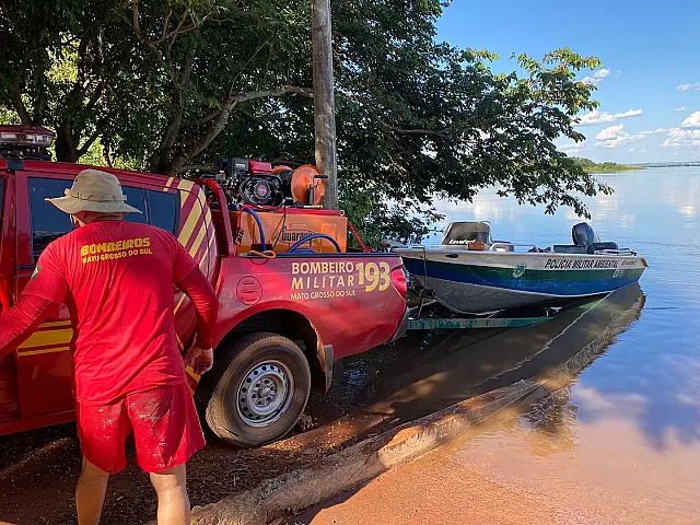 PMA e Bombeiros retiram corpo de homem desaparecido no Rio Paraná